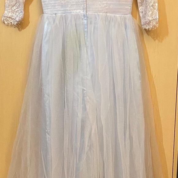 Gown - Picture 5 of 6